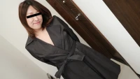 102623 01 - Nữ giao hàng thích cosplay