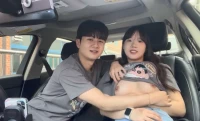 Couple cute mút vú trong ôtô - Couple cute mút vú trong ôtô (2024)